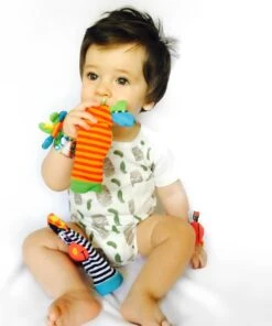 Playgro Pols- En Voetrammelaarset Zebra & Giraf - Set Van 4 Stuks, 2 Polsbandjes En 2 Rammelsokjes -Baby Verzorging 1000x1200