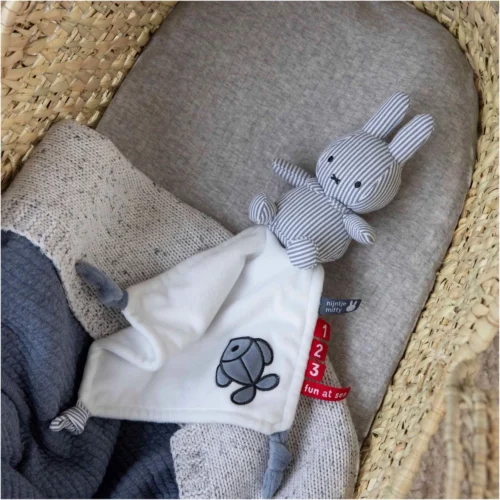 Nijntje - Knuffeldoekje - Fun At Sea 4 Nijntje - Knuffeldoekje - Fun At Sea -Baby Verzorging 1200x1200 115