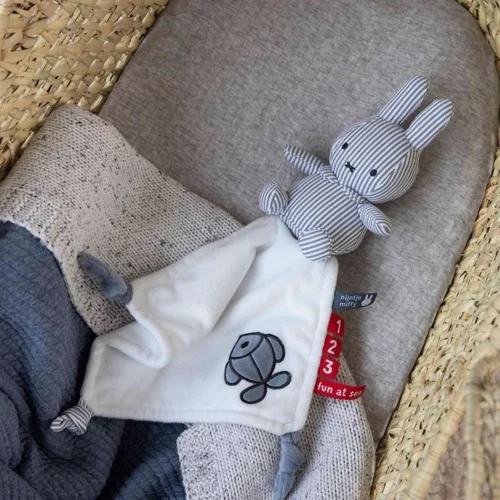 Nijntje - Knuffeldoekje - Fun At Sea 6 Nijntje - Knuffeldoekje - Fun At Sea -Baby Verzorging 1200x1200 116