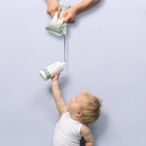 Naïf Voedende Shampoo Pompfles - Baby En Kids - 500ml - Met Natuurlijke Ingrediënten -Baby Verzorging 1200x1200 746