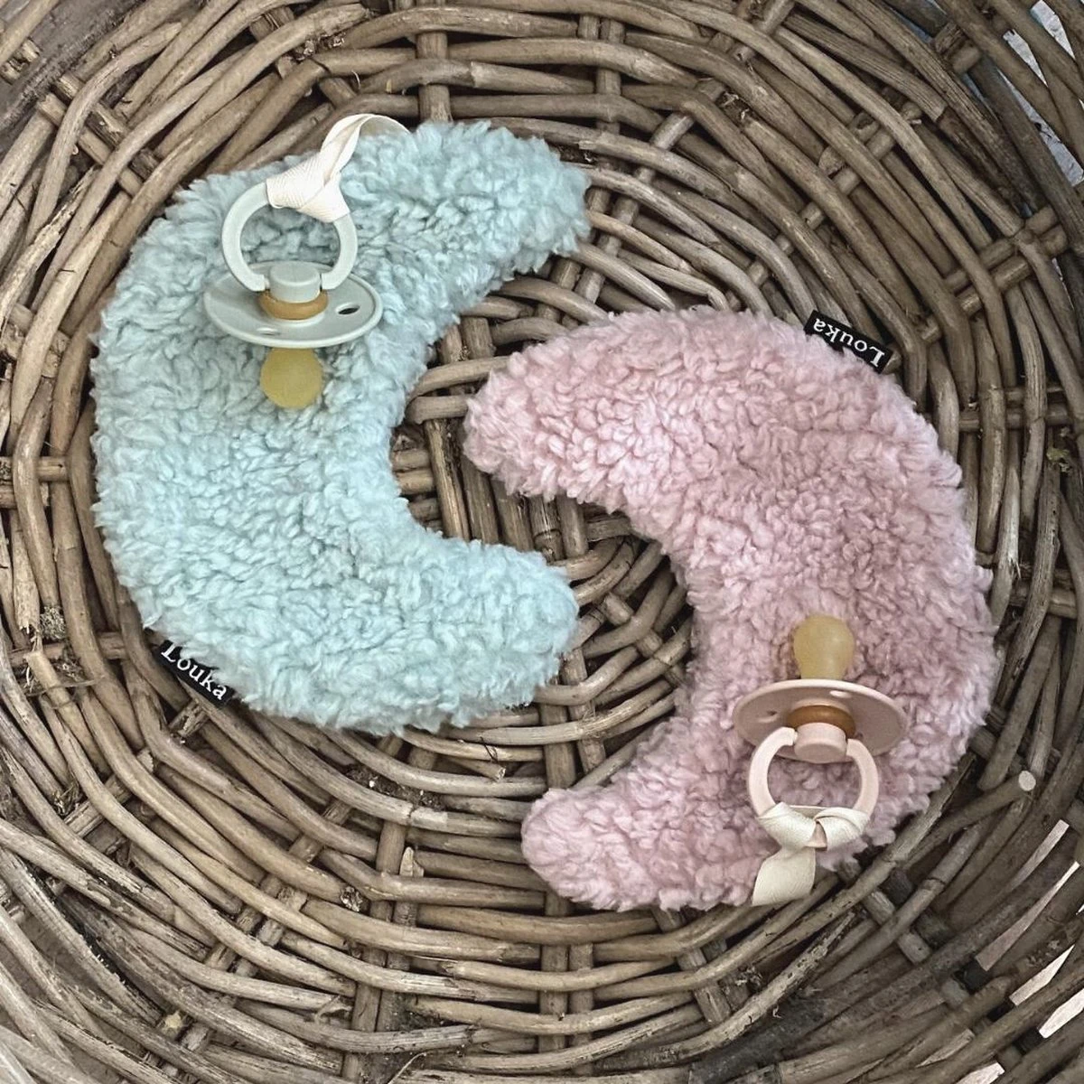 Louka speendoekje maan oud roze - meisje - jongen - teddy - speenknuffel - excl. Speen Louka Speendoekje Maan Oud Roze - Meisje - Jongen - Teddy - Speenknuffel - Excl. Speen -Baby Verzorging 1200x1200 910