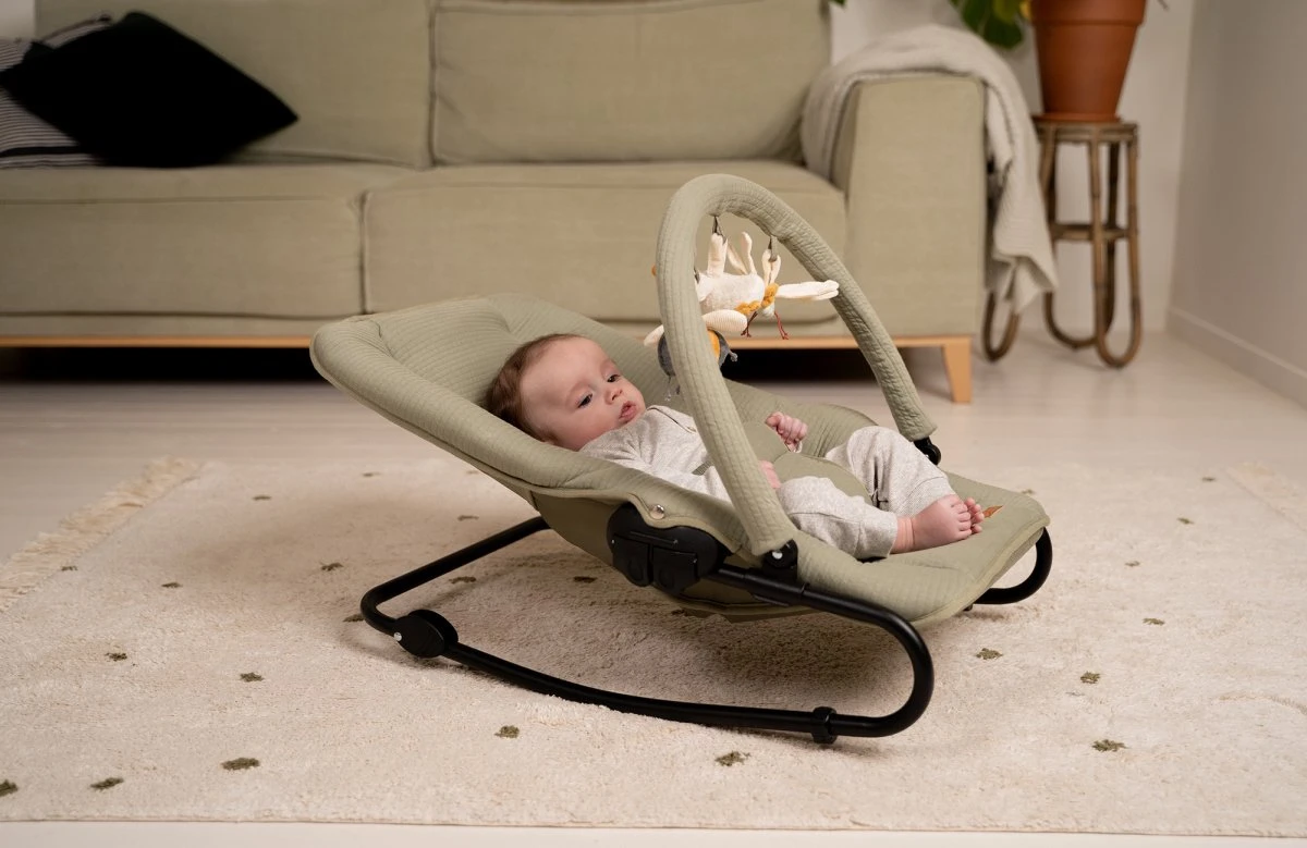 Little Dutch Wipstoel Luxe Olive Little Dutch Wipstoel Luxe Olive -Baby Verzorging 1200x779 2