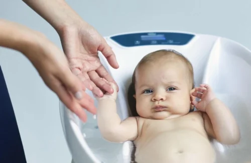 Babypatent Aquascale Babybadje - 3 In 1 Babybadje Met Digitale T° En Digitale Weegschaal - Babybadjes -Baby Verzorging 1200x783 3