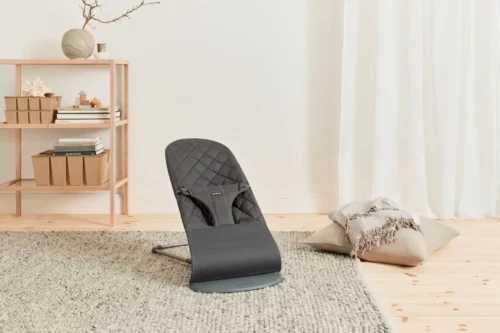 BabyBjörn Wipstoel Bliss Donkergrijs Frame - Cotton Klassiek Quilt - Antraciet - Ergonomisch - Verstelbaar - Inklapbaar -Baby Verzorging 1200x800 193