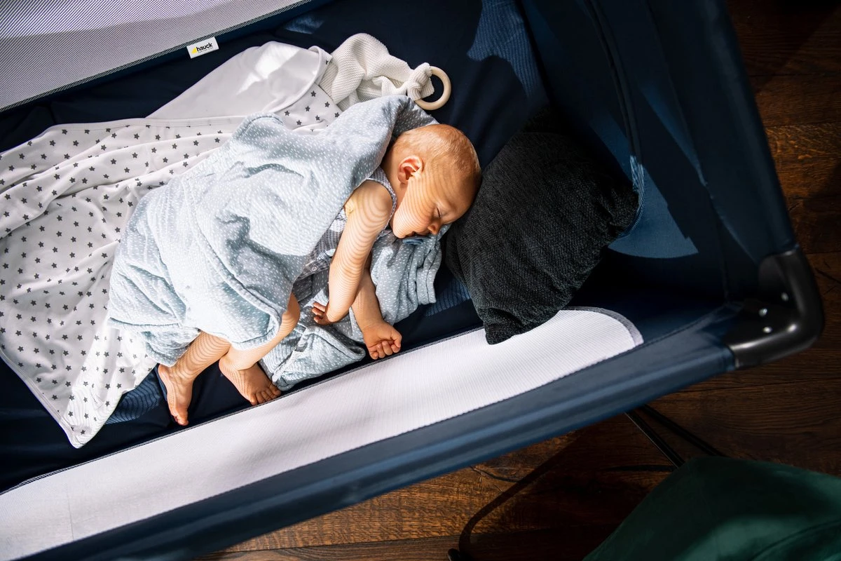 Hauck Dream N Play Plus Campingbedje - Navy Hauck Dream N Play Plus Campingbedje - Navy -Baby Verzorging 1200x800 46