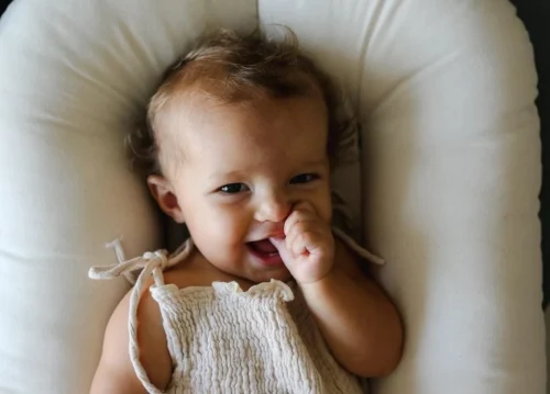 Tubudu Baby Snuggle® Organisch Babynestje - Inclusief Gratis Draagtas En Tencel Cover - Luxe Baby Lounger - Kraampakket - Natuurlijk Materiaal - Wit -Baby Verzorging 1200x861 5