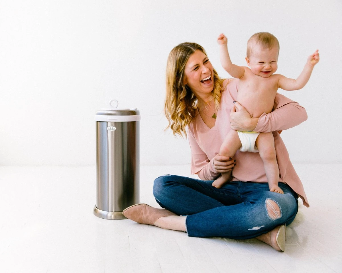 Ubbi Luieremmer - Zilver - Metaal - Geurloos - Geen navulcassettes nodig Ubbi® Ubbi Luieremmer - Zilver - Metaal - Geurloos - Geen Navulcassettes Nodig -Baby Verzorging 1200x959 1