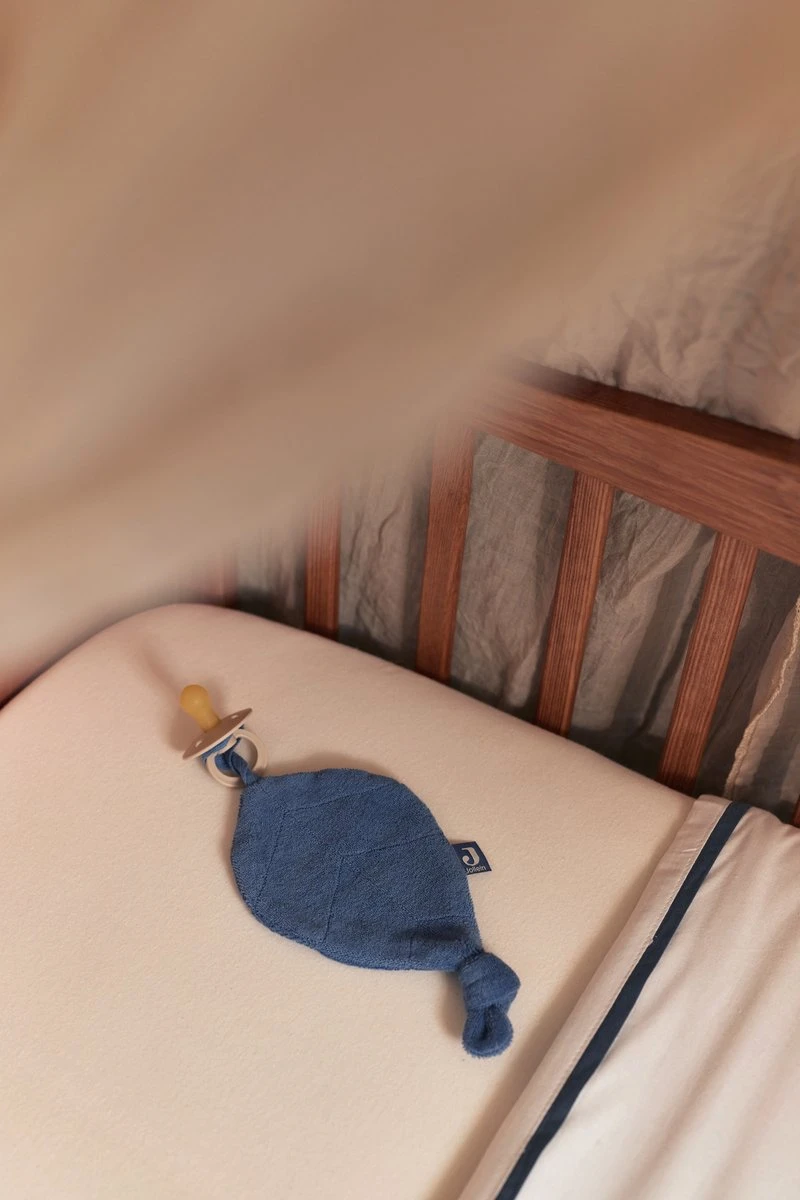 Jollein Speendoekje Badstof Leaf - Jeans Blue Jollein Speendoekje Badstof Leaf - Jeans Blue -Baby Verzorging 800x1200 123