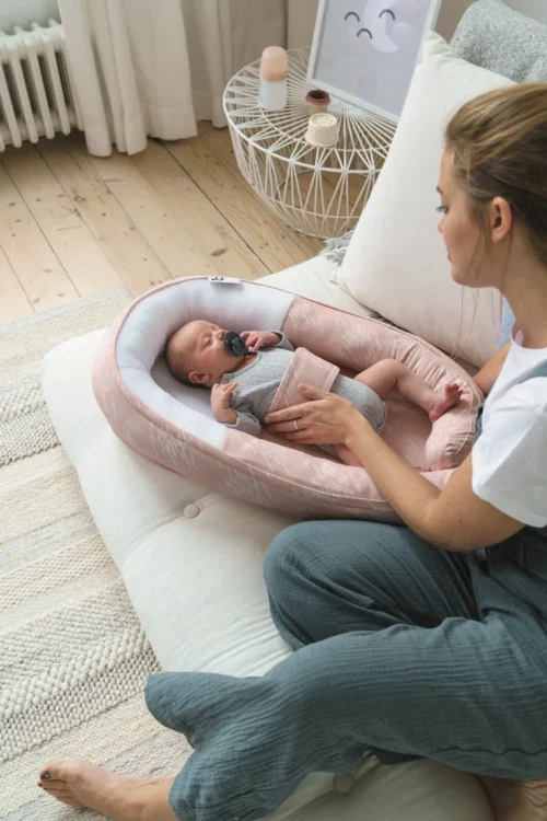 Doomoo Cocoon - Babynestje - Organisch Katoen - 74 X 46 Cm - Misty Pink -Baby Verzorging 800x1200 278