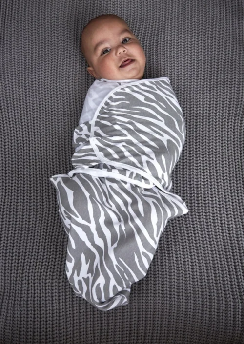 SwaddleMeyco Inbakerdoek Zebra - 0-3 Maanden - Grijs 4 SwaddleMeyco Inbakerdoek Zebra - 0-3 Maanden - Grijs -Baby Verzorging 850x1200 12